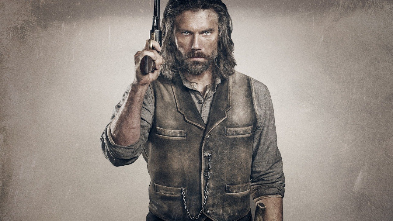 Hell on Wheels and Cullen Bohannon with a gun